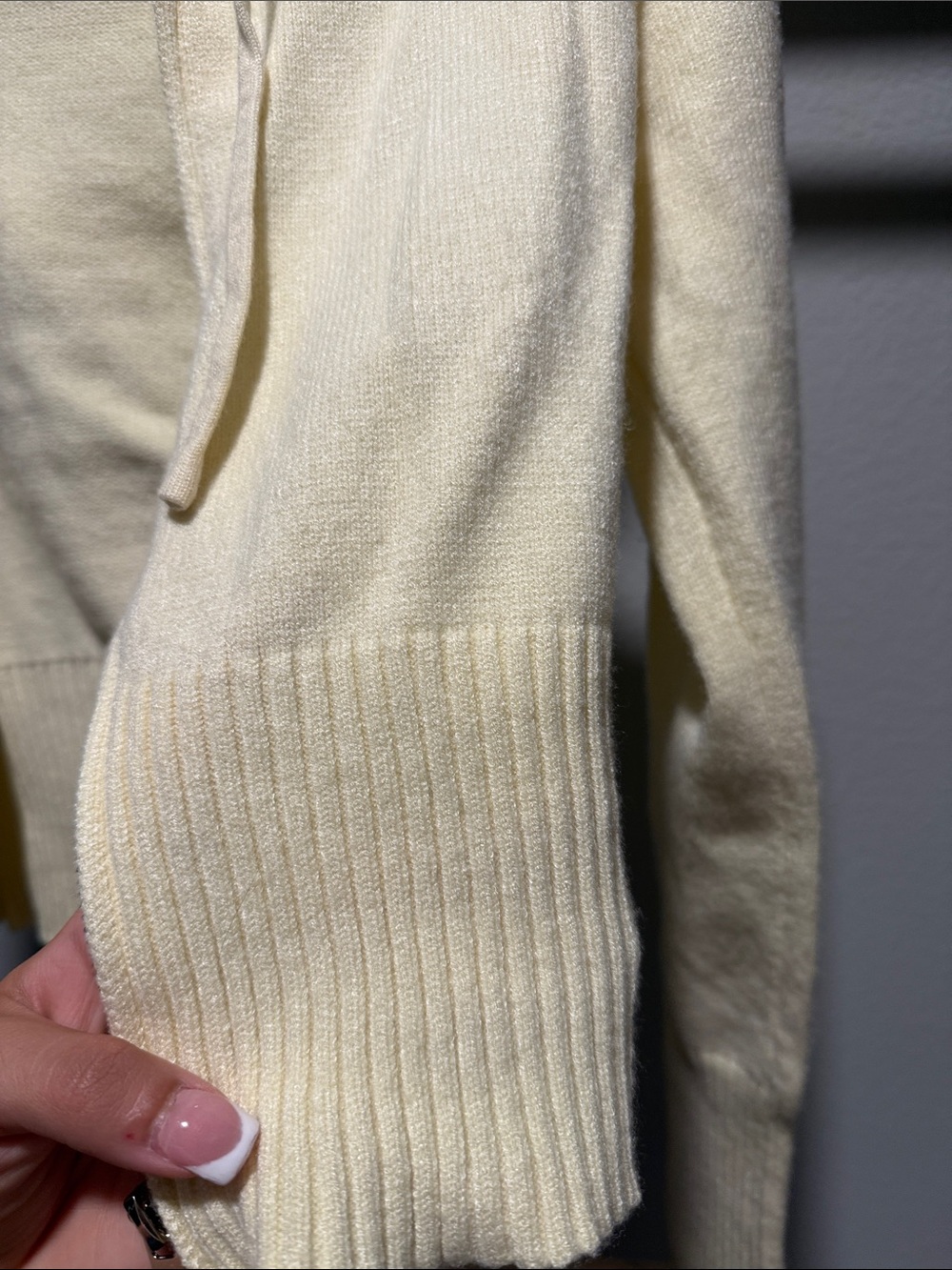 Cropped yellow hoodie - Picture 3 of 4